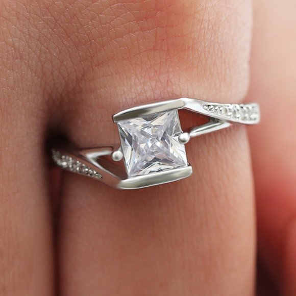 🔥 Twisted Dainty Pure Princess Cut Gemstone CZ Rings for Women, EVGG1535 - Picture 2 of 7